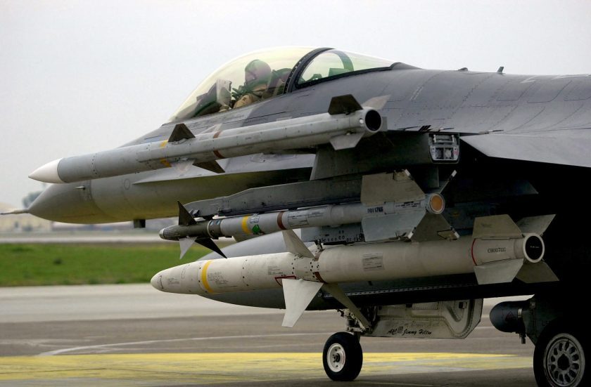 F-16  HARM